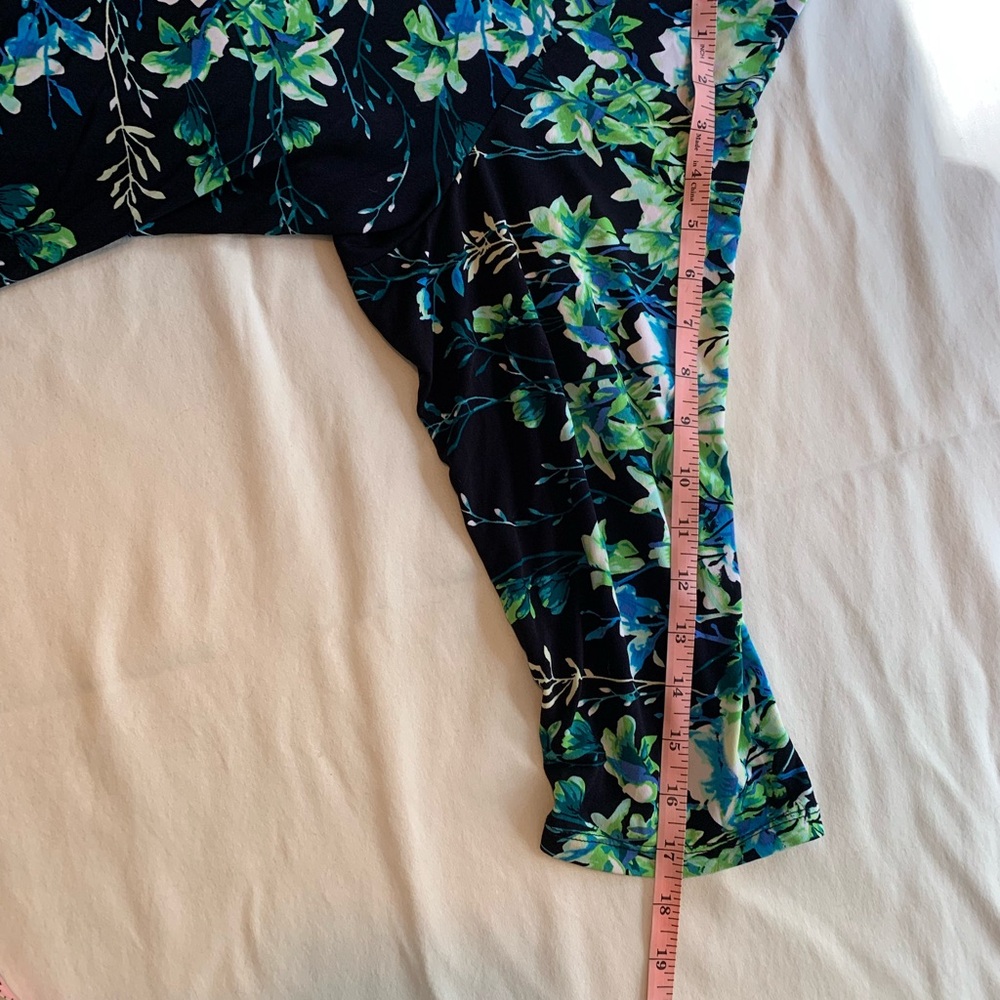 TanJay Plus Black and Multicolor top - Picture 7 of 10